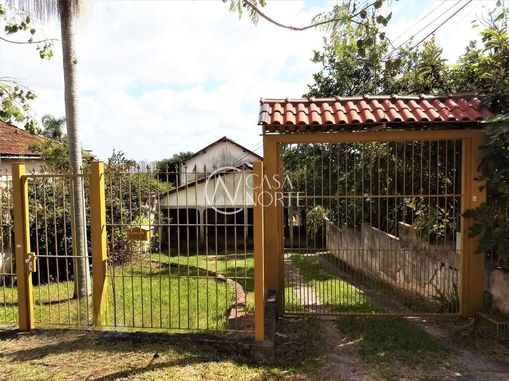 Casa à venda com 4 quartos, 230m², 2 suítes, 3 vagas, Rua General Salvador Pinheiro no bairro Vila Jardim em Porto Alegre