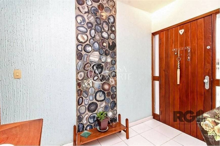 Casa à venda com 4 quartos, 285m², 1 suíte, 4 vagas, Rua Doutor Murtinho no bairro Bom Jesus em Porto Alegre