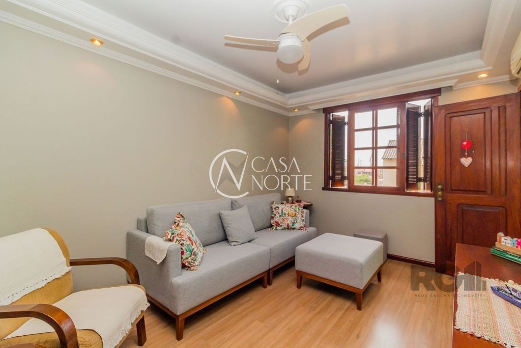 Casa à venda com 4 quartos, 281m², 1 suíte, 3 vagas, Rua Bento Rosa no bairro Sarandi em Porto Alegre