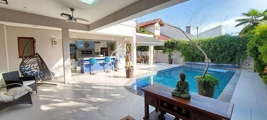 Casa à venda com 4 quartos, 386m², 3 suítes, 4 vagas, Rua José Kanan Aranha no bairro Jardim Isabel em Porto Alegre