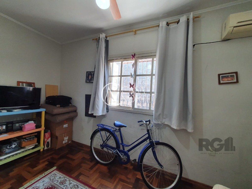 Apartamento à venda com 2 quartos, 70m², Avenida Coronel Gastão Haslocher Mazeron no bairro Medianeira em Porto Alegre