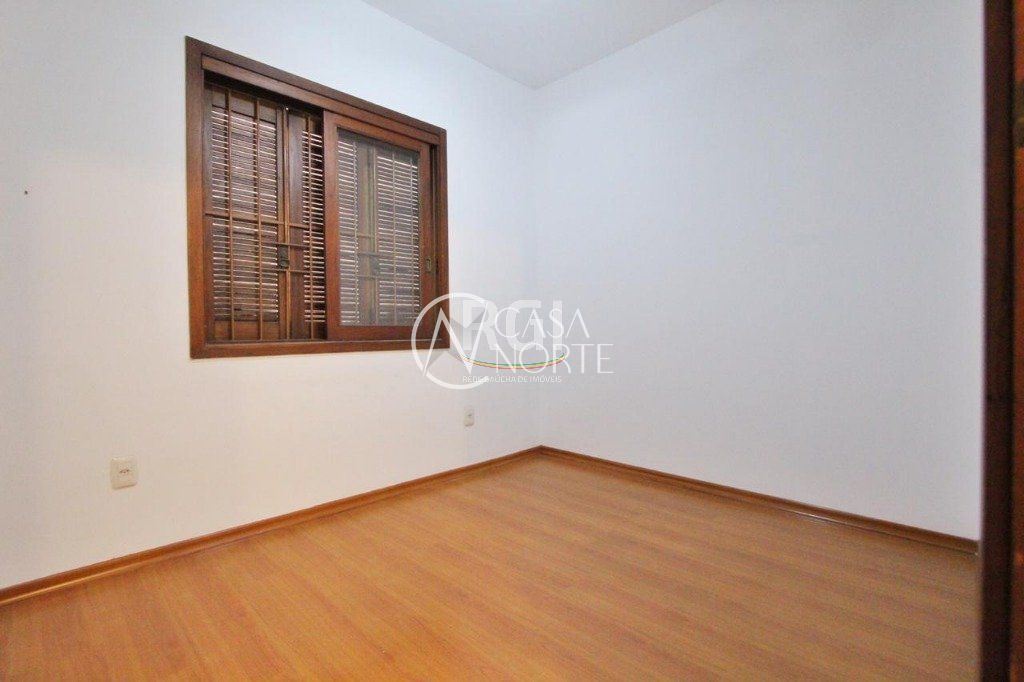 Casa à venda com 4 quartos, 185m², 2 suítes, Rua Silverio Souto no bairro Teresópolis em Porto Alegre