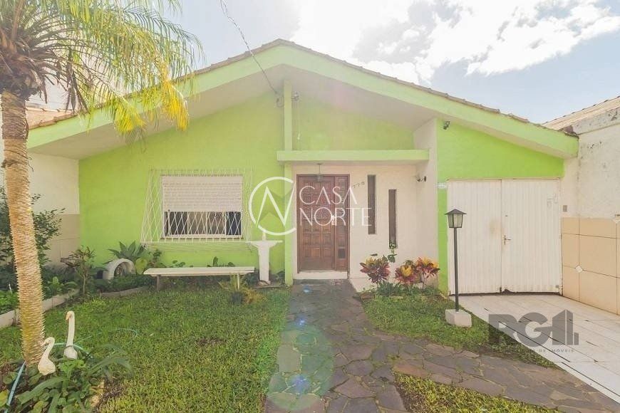 Casa à venda com 3 quartos, 70m², 4 vagas, Avenida Souza Melo no bairro Sarandi em Porto Alegre