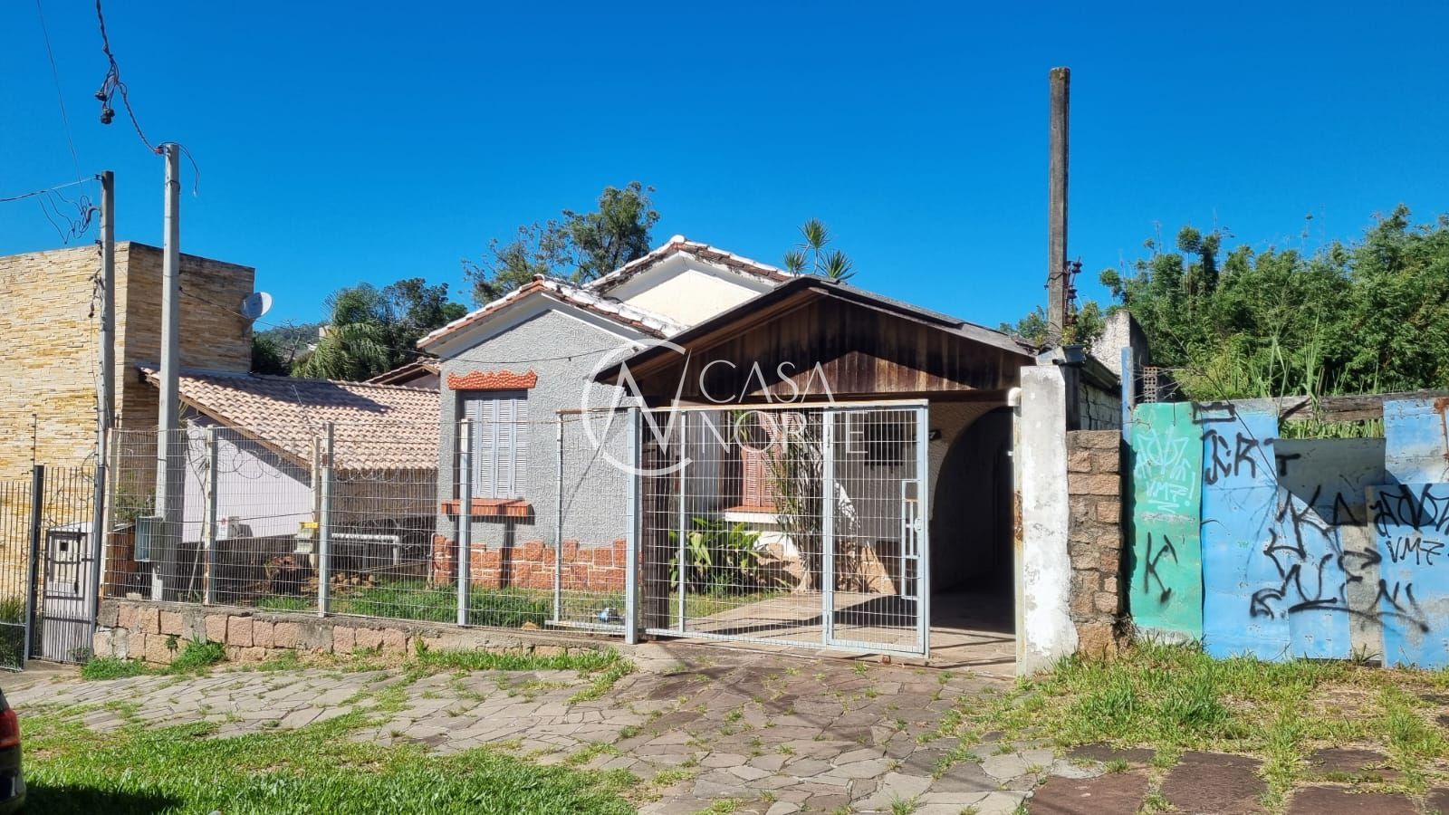 Casa à venda com 3 quartos, 100m², 1 vaga, Rua Professor Carvalho Freitas no bairro Teresópolis em Porto Alegre