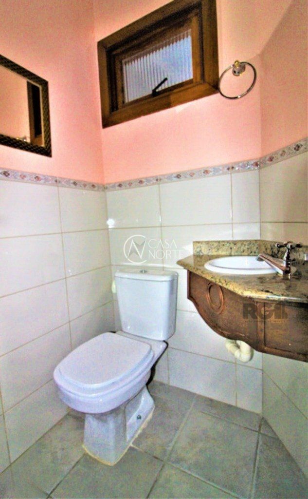 Casa de Condomínio à venda com 3 quartos, 111m², 1 suíte, 4 vagas, Avenida da Serraria no bairro Espírito Santo em Porto Alegre