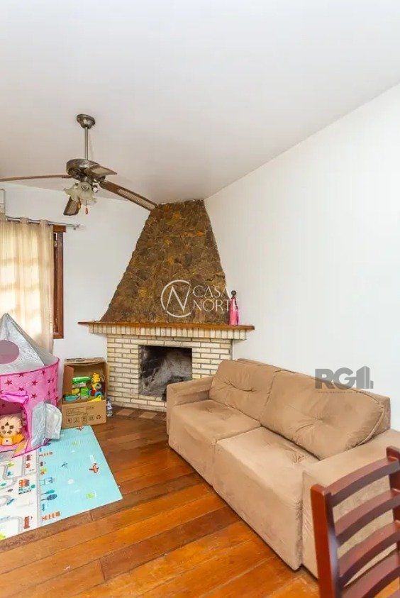 Casa à venda com 3 quartos, 160m², 1 suíte, 4 vagas, Rua Fernando Cortez no bairro Cristo Redentor em Porto Alegre