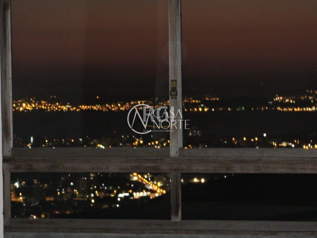 Casa à venda com 5 quartos, 300m², 3 suítes, 5 vagas, Rua Dona Lida Monteiro no bairro Teresópolis em Porto Alegre