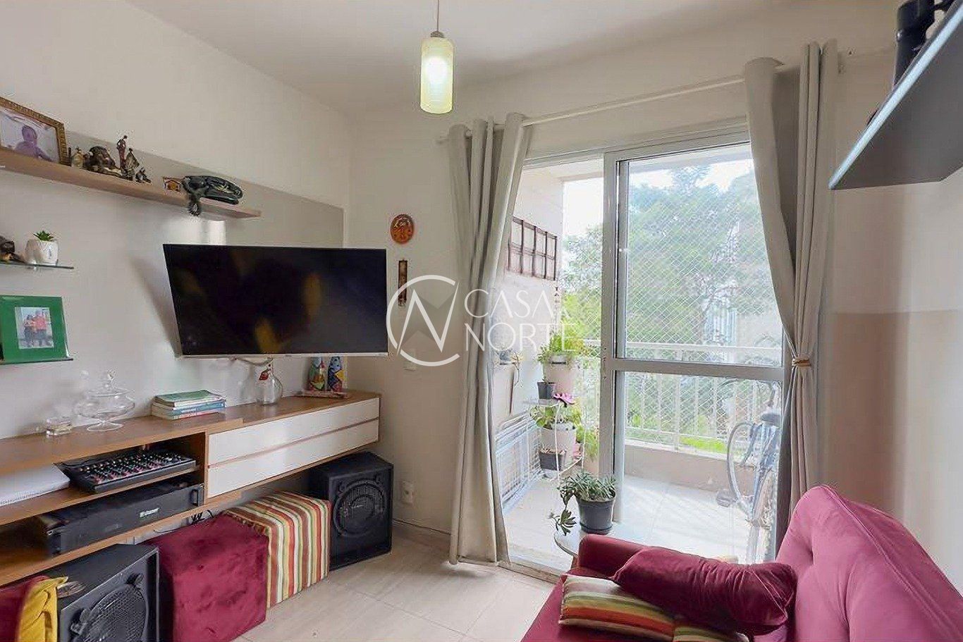 Apartamento à venda com 3 quartos, 69m², 1 suíte, 1 vaga, Rua Marechal Mesquita no bairro Teresópolis em Porto Alegre