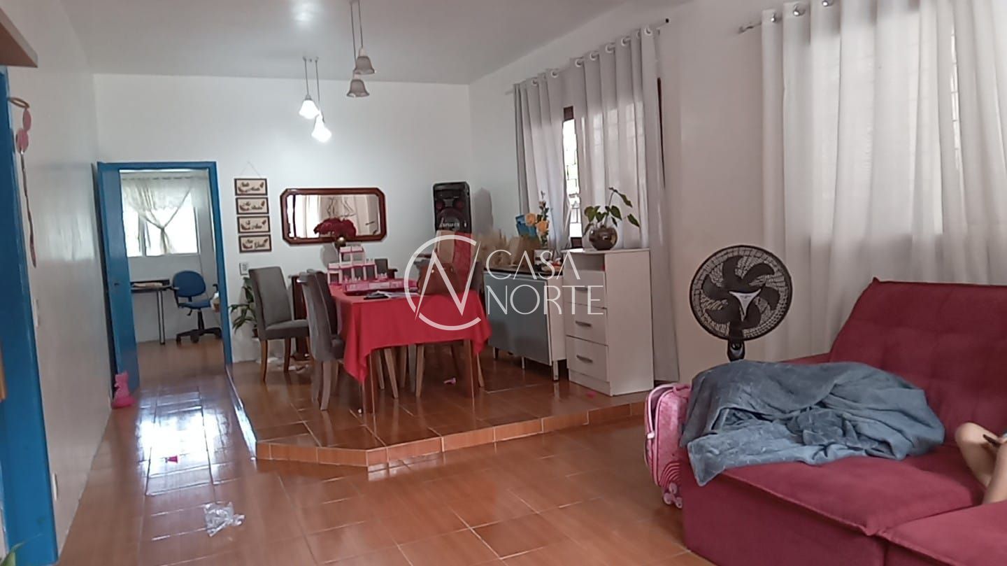 Casa à venda com 2 quartos, 111m², 1 vaga, Rua Octávio de Souza no bairro Teresópolis em Porto Alegre