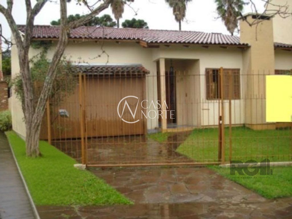 Casa à venda com 3 quartos, 261m², 1 suíte, 2 vagas, Rua Adao Pinheiro da Silva no bairro Ipanema em Porto Alegre