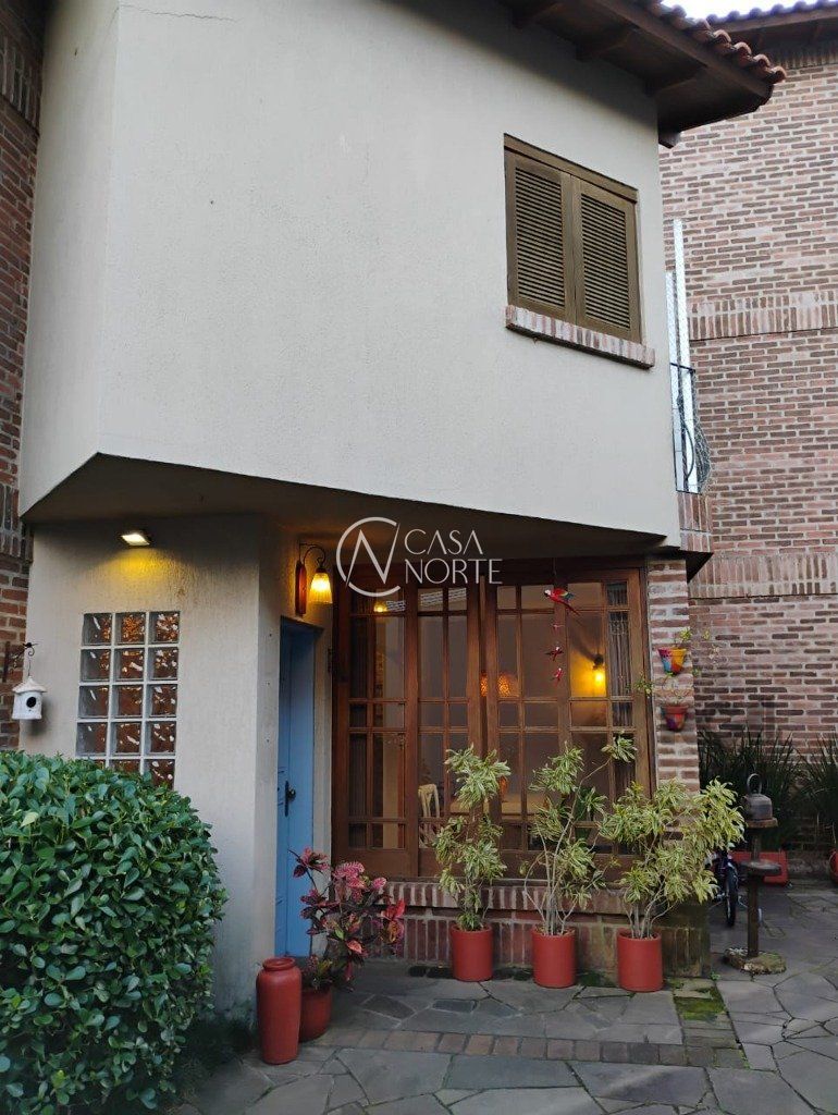 Casa de Condomínio à venda com 3 quartos, 166m², 3 suítes, 1 vaga, Rua João Mendes Ouriques no bairro Jardim Isabel em Porto Alegre