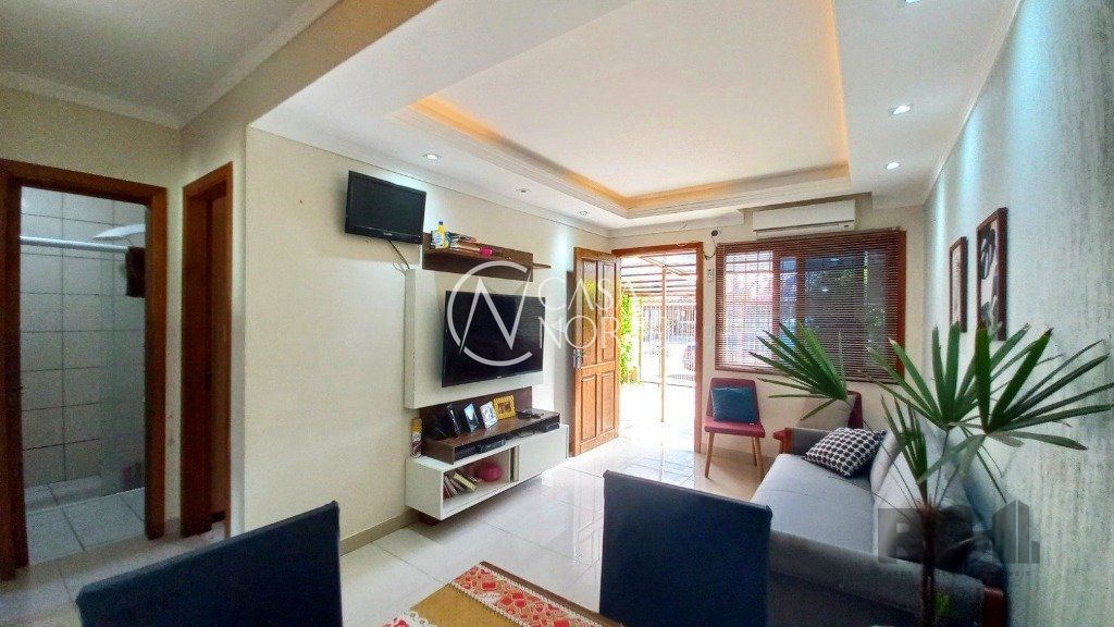 Casa à venda com 2 quartos, 49m², 2 vagas, Rua Darcy de Bastos Germann no bairro Hípica em Porto Alegre