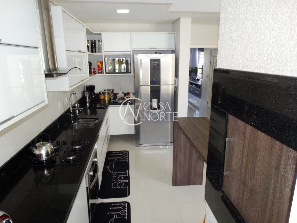 Casa à venda com 3 quartos, 244m², 1 suíte, 2 vagas, Rua Banco Ingles no bairro Santa Tereza em Porto Alegre