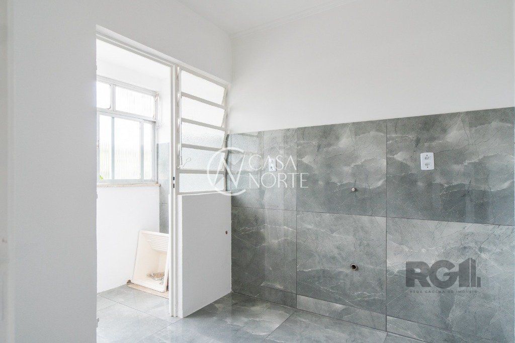 Apartamento à venda com 1 quarto, 37m², 1 vaga, Rua Victor Silva no bairro Camaquã em Porto Alegre