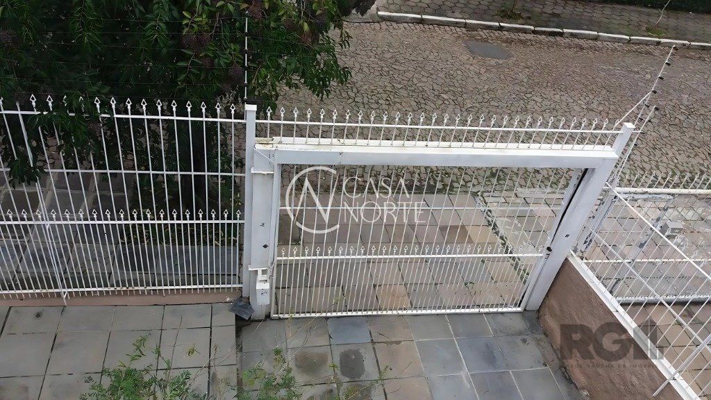 Casa à venda com 3 quartos, 412m², 1 suíte, 4 vagas, Rua Luiz Carniglia no bairro Sarandi em Porto Alegre