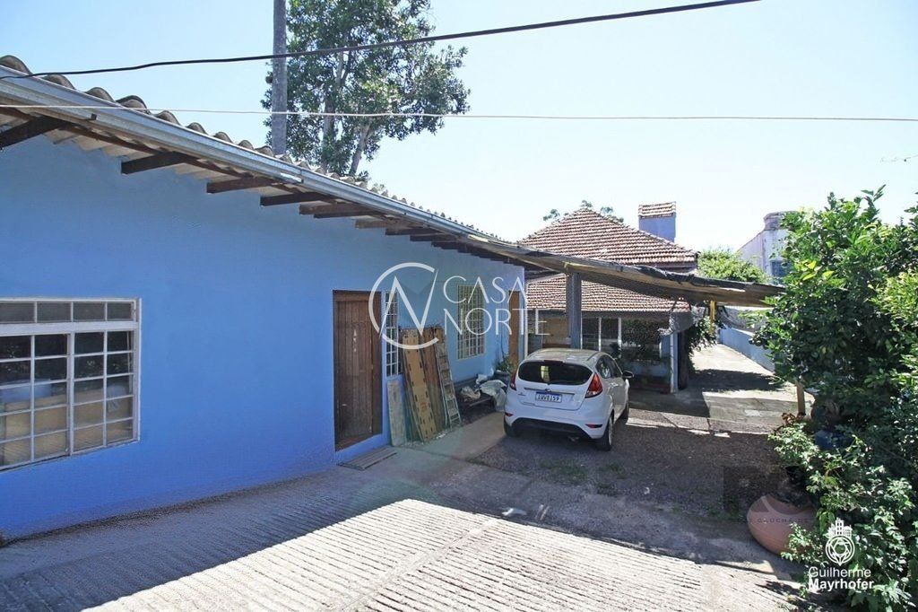 Casa à venda com 3 quartos, 254m², 1 suíte, 3 vagas, Rua Guilherme Alves no bairro Partenon em Porto Alegre