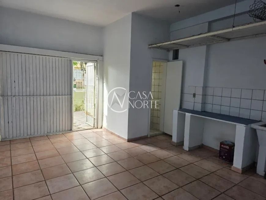 Casa à venda com 3 quartos, 150m², 1 suíte, 3 vagas, Avenida Clemenciano Barnasque no bairro Teresópolis em Porto Alegre