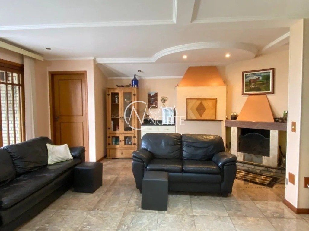 Casa à venda com 4 quartos, 432m², 3 suítes, 2 vagas, Rua Alcebíades Antônio dos Santos no bairro Nonoai em Porto Alegre