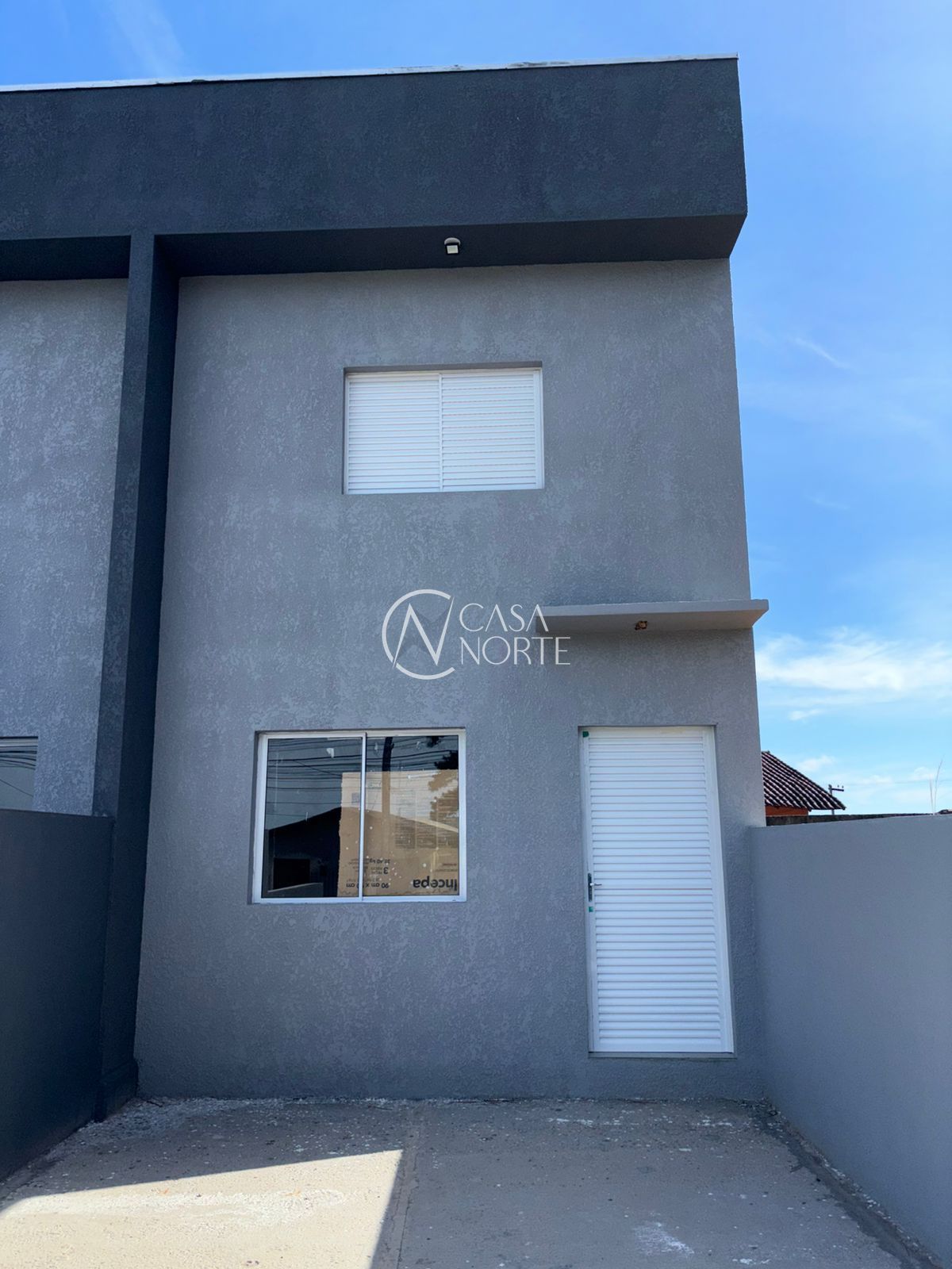 Casa à venda com 2 quartos, 55m², 1 vaga, Rua Seis Mil Cento e Dez no bairro Lomba do Pinheiro em Porto Alegre