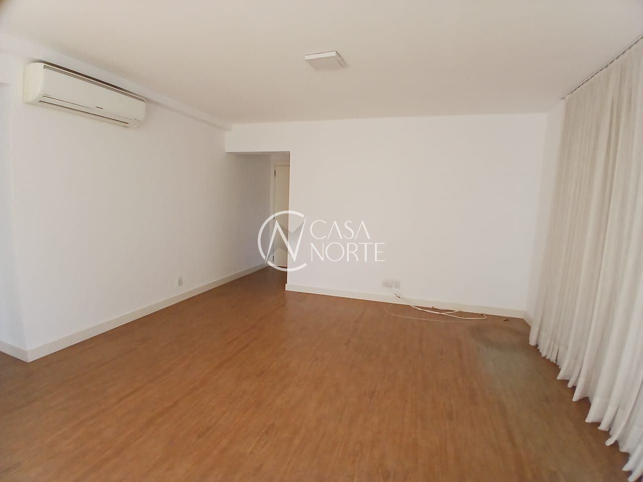 Apartamento à venda com 3 quartos, 113m², 2 suítes, 2 vagas, Rua Doutor Oscar Bittencourt no bairro Menino Deus em Porto Alegre