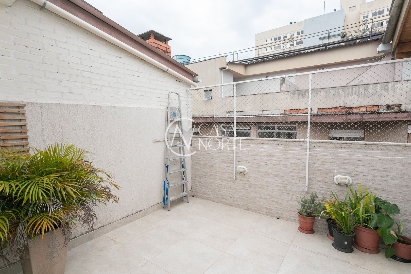 Cobertura à venda com 2 quartos, 112m², 1 vaga, Rua Roque Calage no bairro Passo da Areia em Porto Alegre