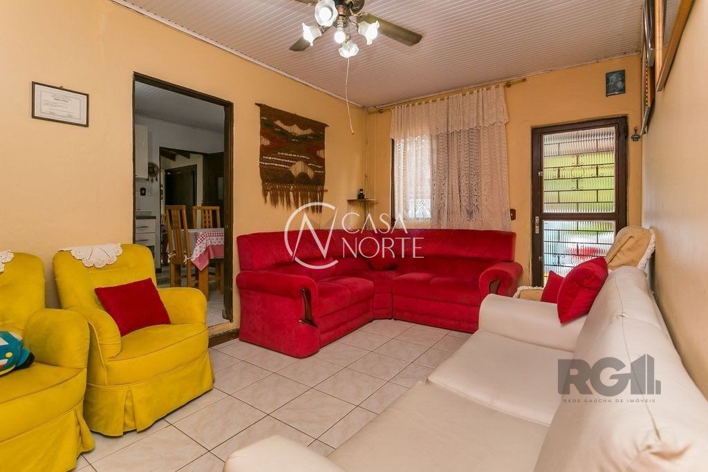 Casa à venda com 2 quartos, 84m², 1 vaga, Rua Curupaiti no bairro Cristal em Porto Alegre