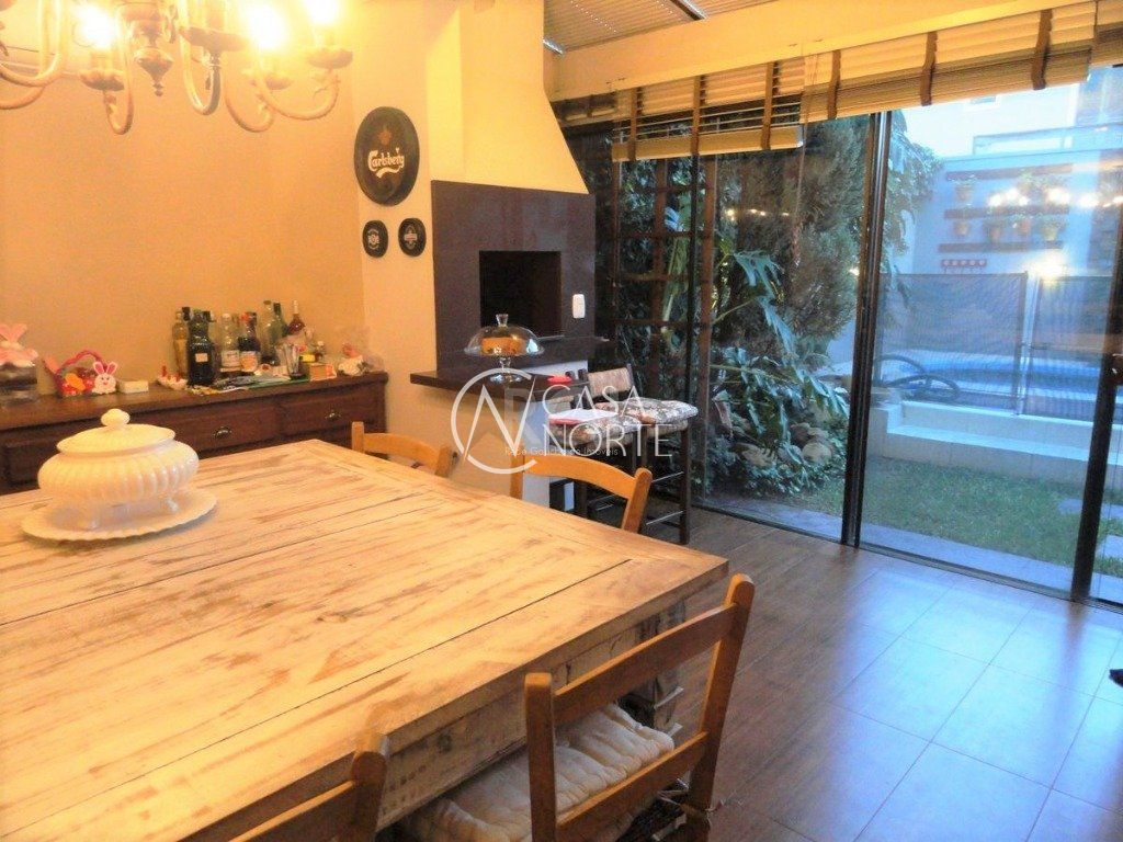 Casa à venda com 3 quartos, 165m², 3 suítes, 1 vaga, Rua Guatambu no bairro Hípica em Porto Alegre