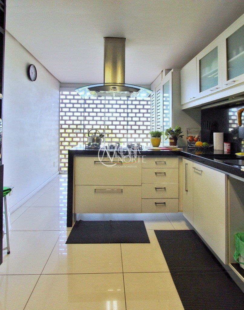 Cobertura à venda com 3 quartos, 177m², 1 suíte, 1 vaga, Avenida Clemenciano Barnasque no bairro Teresópolis em Porto Alegre
