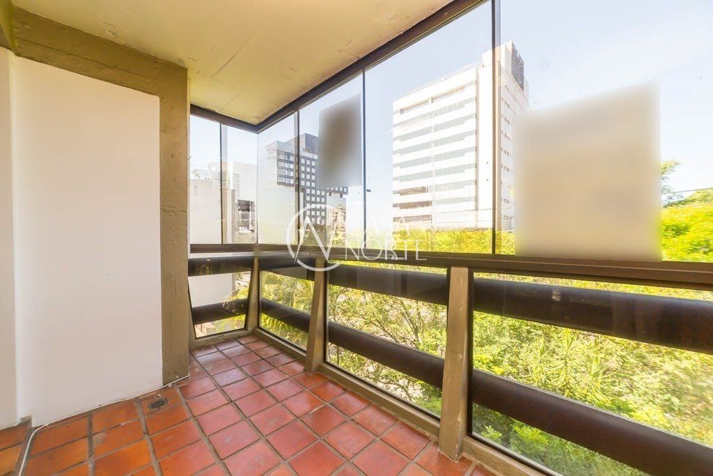 Apartamento à venda com 3 quartos, 116m², 1 suíte, 1 vaga, Avenida Carlos Gomes no bairro Auxiliadora em Porto Alegre