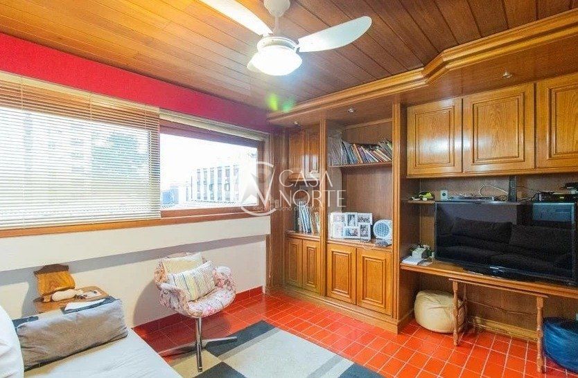 Apartamento à venda com 3 quartos, 120m², 1 vaga, Avenida Getúlio Vargas no bairro Menino Deus em Porto Alegre