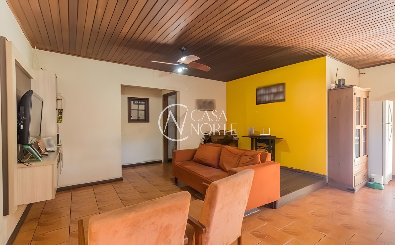 Casa à venda com 5 quartos, 251m², 1 suíte, 2 vagas, Rua das Camélias no bairro Bom Jesus em Porto Alegre