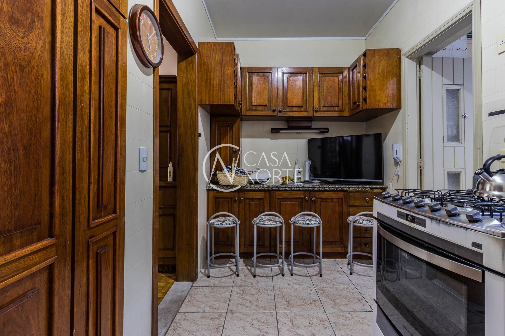 Apartamento à venda com 3 quartos, 133m², 1 suíte, 1 vaga, Rua Duque de Caxias no bairro Centro Histórico em Porto Alegre