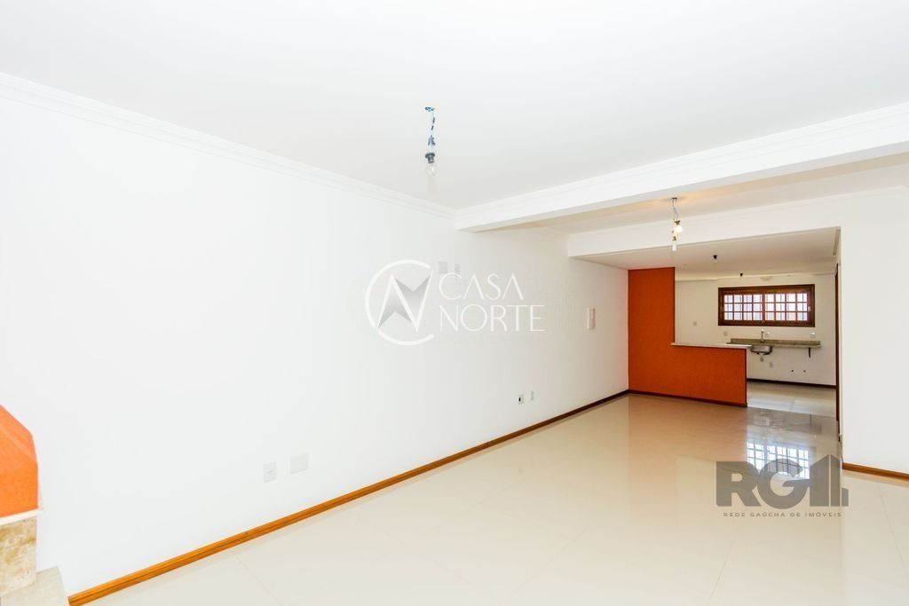 Casa à venda com 3 quartos, 320m², 1 suíte, 3 vagas, Rua Menachem Begin no bairro Jardim Itu em Porto Alegre