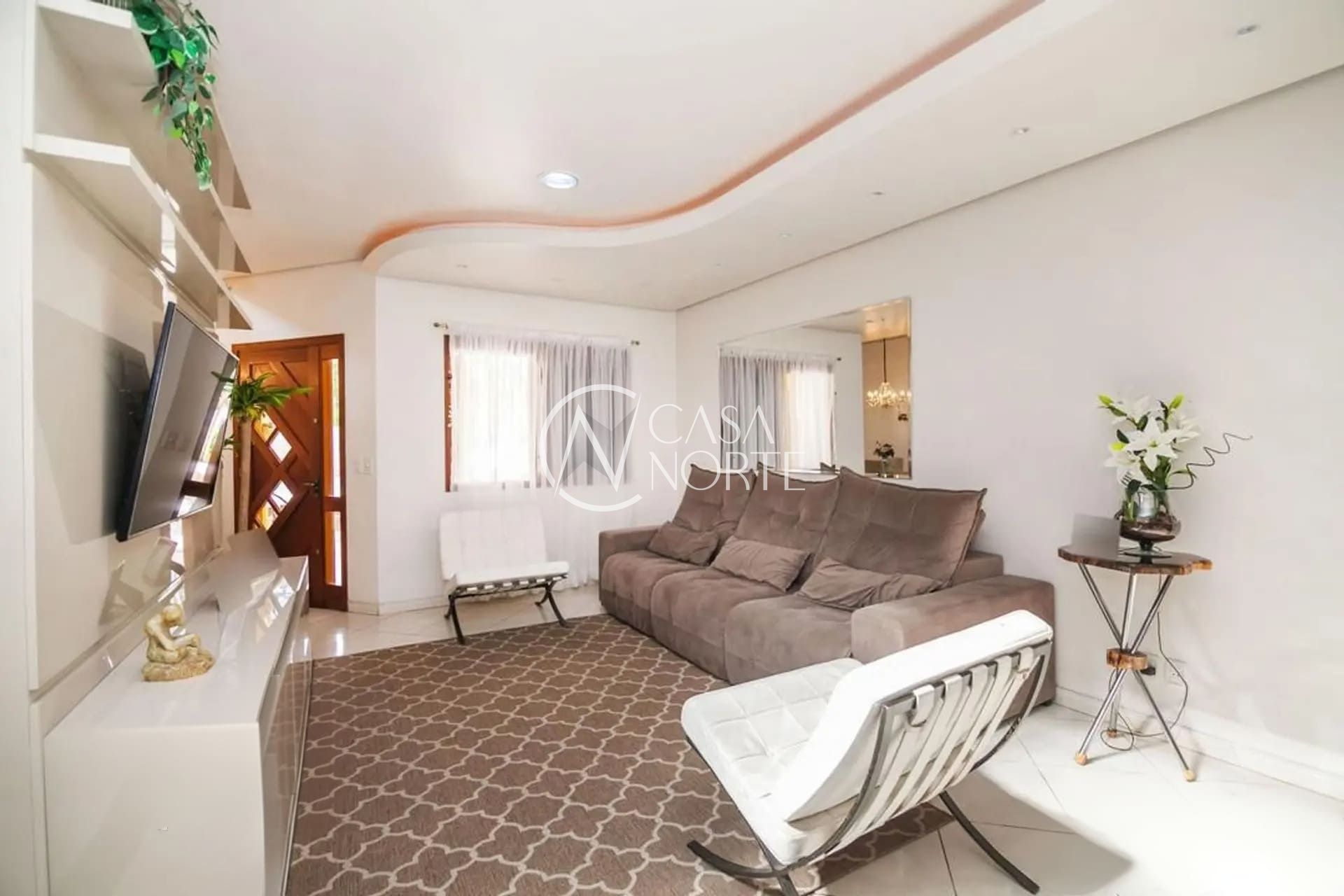 Casa à venda com 4 quartos, 293m², 1 suíte, 3 vagas, Rua Cacilda Yaconis Becker no bairro Rubem Berta em Porto Alegre