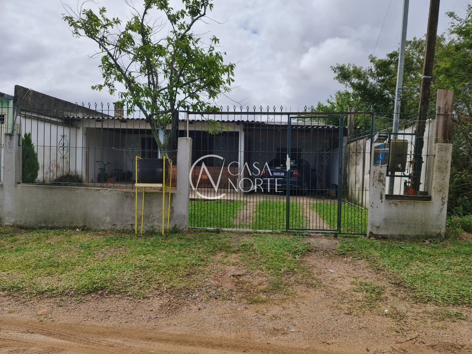 Casa à venda com 2 quartos, 90m², 1 vaga, Rua dos Ciprestes no bairro Ponta Grossa em Porto Alegre