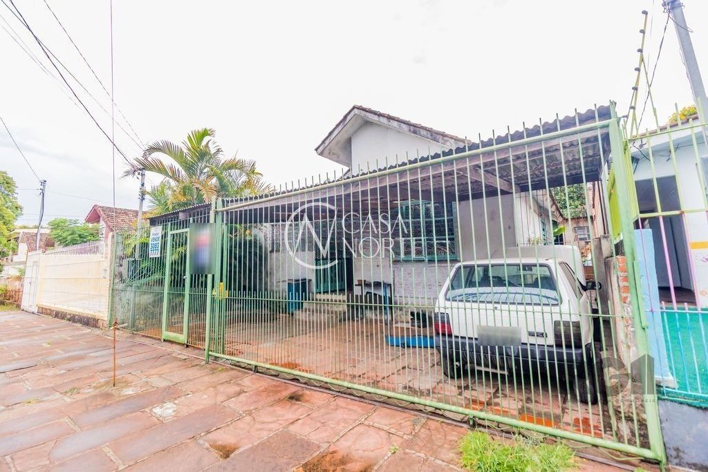 Casa à venda com 2 quartos, 151m², 1 suíte, Rua Guadalajara no bairro Jardim Sabará em Porto Alegre