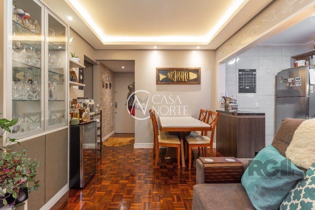 Apartamento à venda com 2 quartos, 60m², 1 vaga, Rua Barao de Teffe no bairro Menino Deus em Porto Alegre