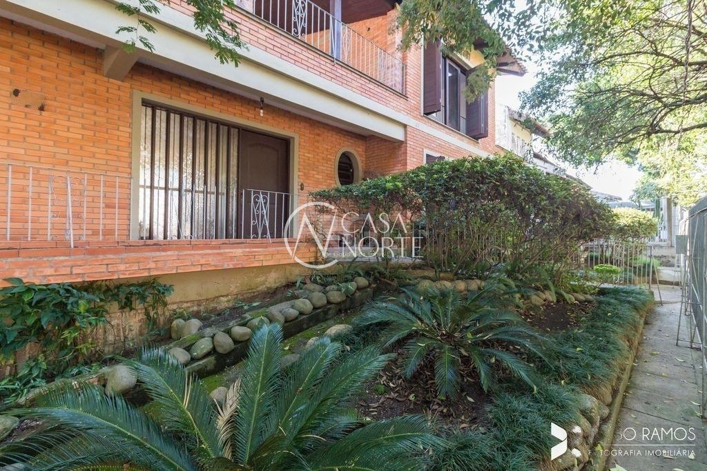 Casa à venda com 4 quartos, 347m², 2 suítes, 5 vagas, Rua Fonseca Guimaraes no bairro Medianeira em Porto Alegre