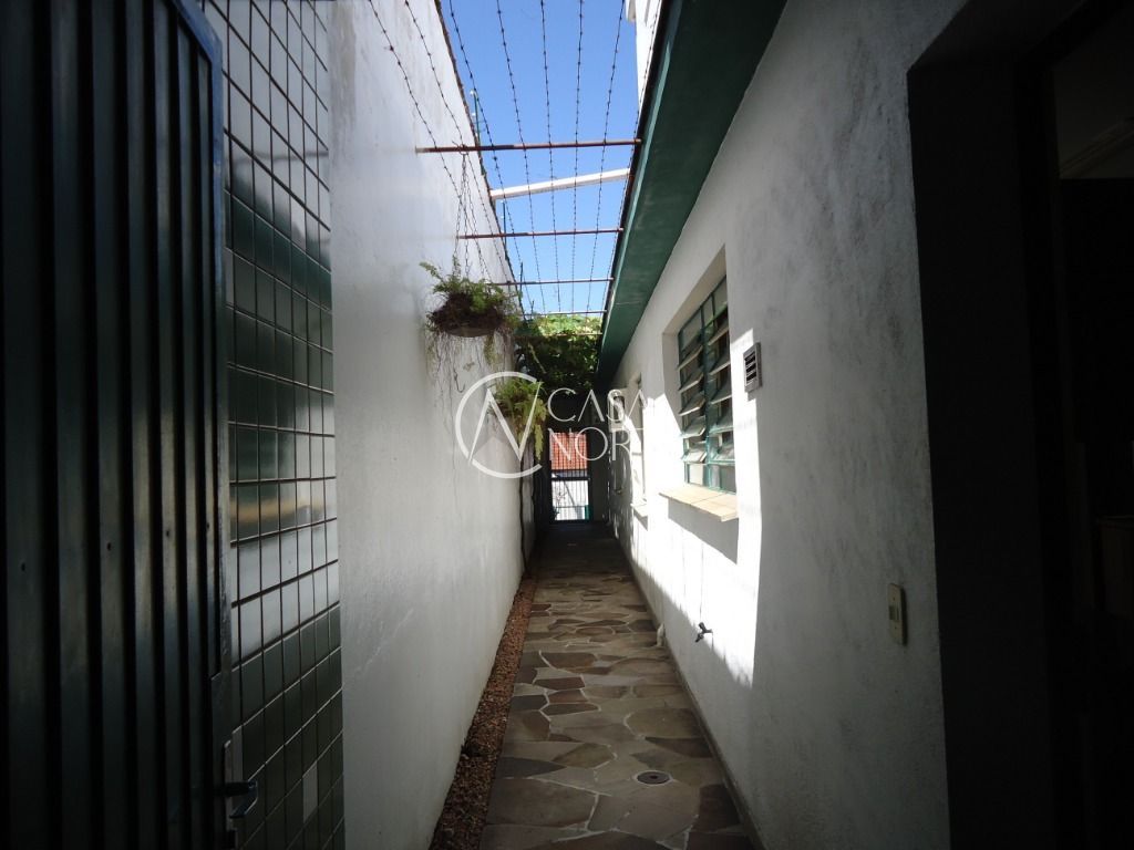 Casa à venda com 4 quartos, 750m², 2 suítes, 5 vagas, Rua Caixa Economica no bairro Santa Tereza em Porto Alegre