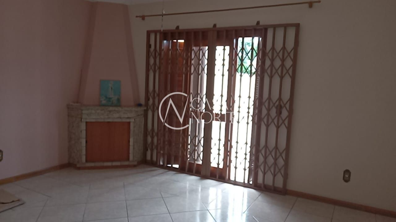 Casa à venda com 3 quartos, 191m², 1 suíte, 3 vagas, Avenida Cruz Alta no bairro Nonoai em Porto Alegre