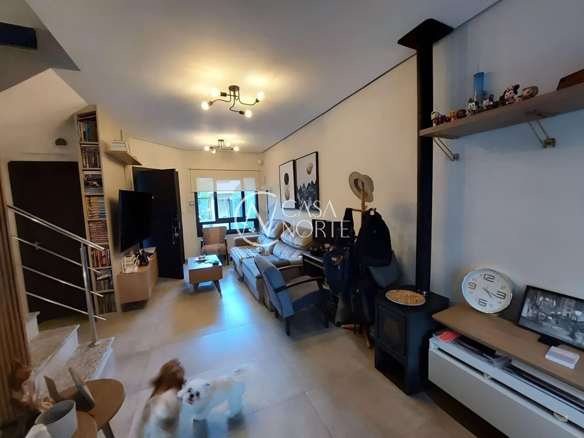 Casa à venda com 3 quartos, 149m², 1 suíte, 1 vaga, Rua Pau-Brasil no bairro Hípica em Porto Alegre