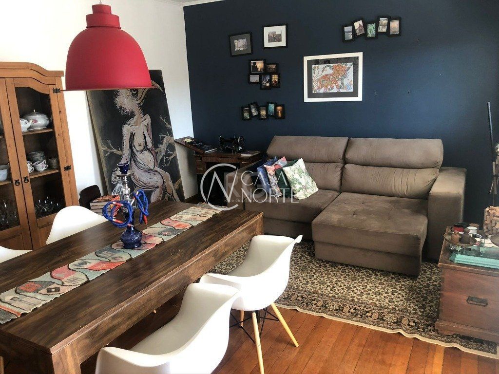 Casa à venda com 3 quartos, 260m², 2 suítes, 2 vagas, Travessa Fortaleza no bairro Nonoai em Porto Alegre