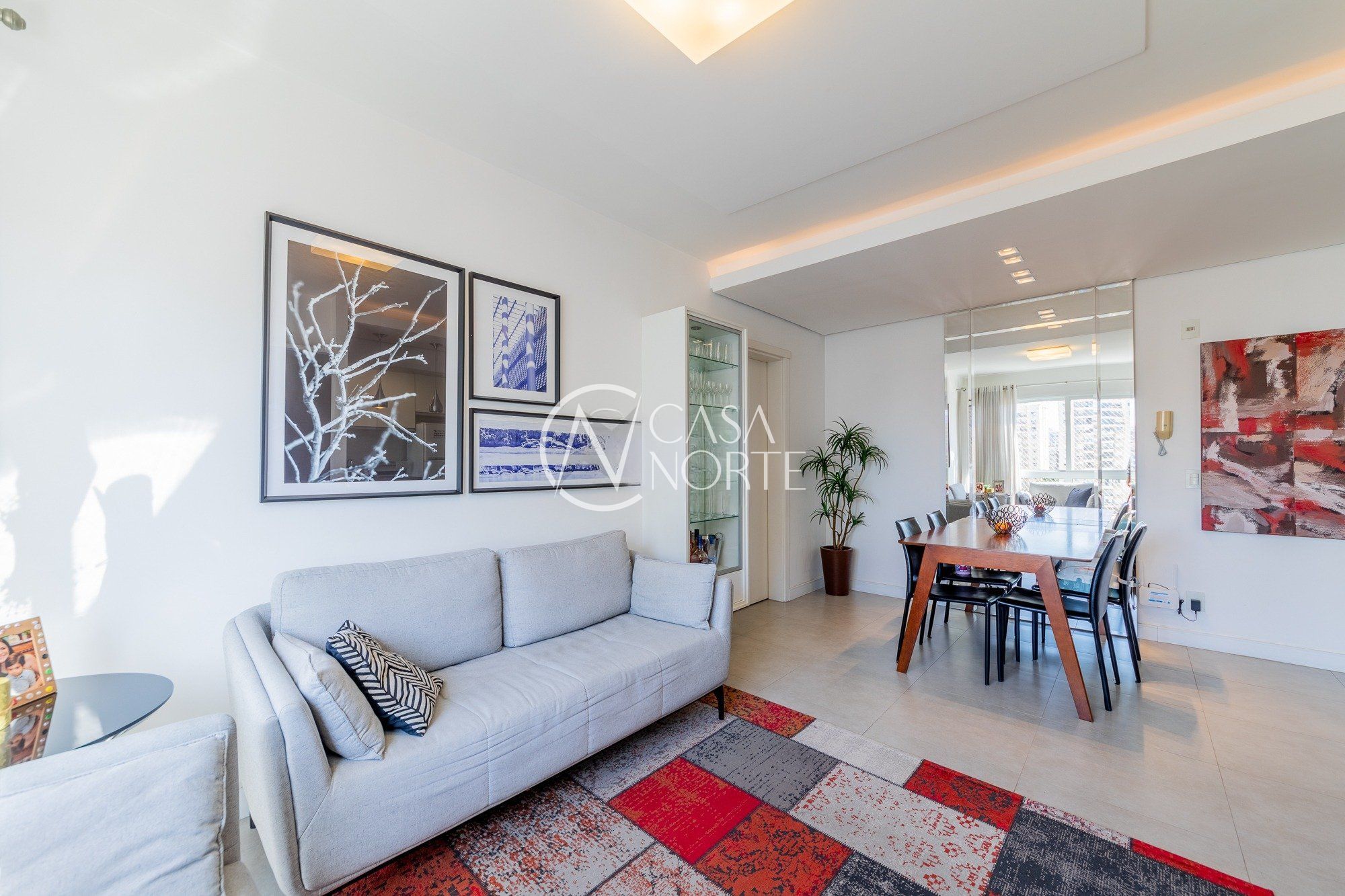 Apartamento à venda com 3 quartos, 79m², 1 suíte, 3 vagas, Rua Bezerra de Menezes no bairro Passo da Areia em Porto Alegre