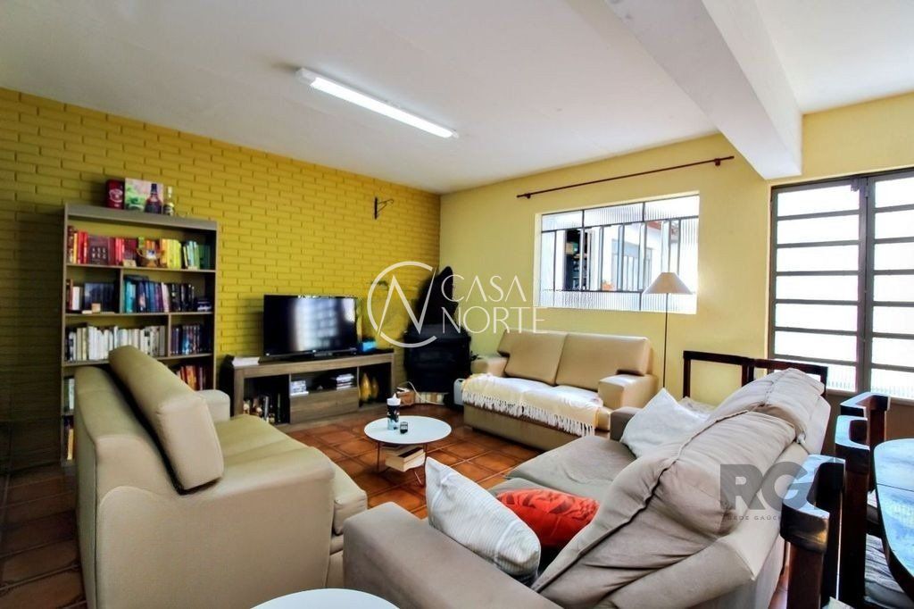 Casa à venda com 4 quartos, 160m², 1 suíte, 2 vagas, Rua General Cunha Louzada no bairro Glória em Porto Alegre