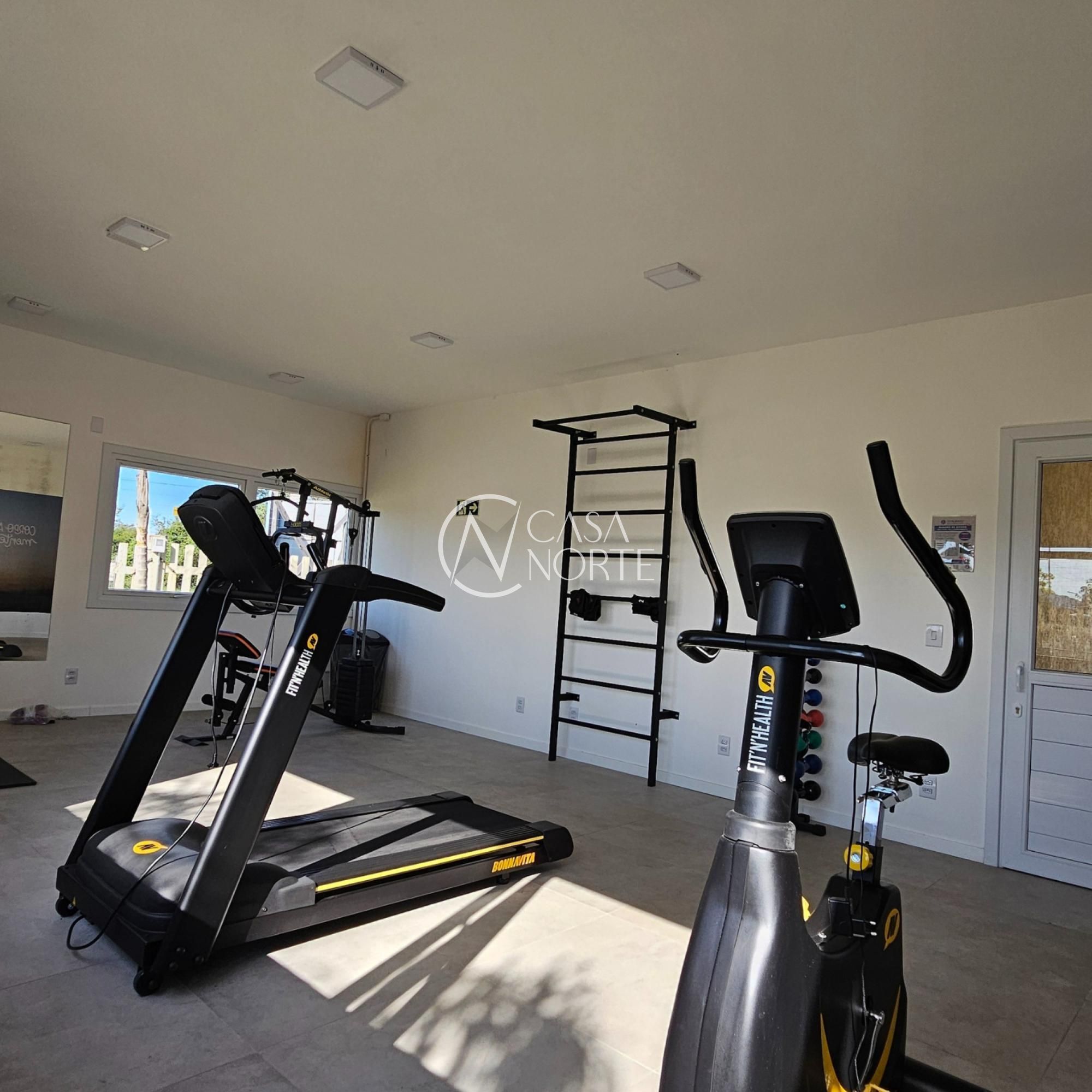 Terreno à venda  com 132m², Avenida Edgar Pires de Castro no bairro Hípica em Porto Alegre