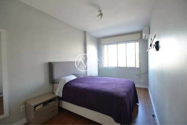 Apartamento à venda com 2 quartos, 58m², 1 vaga, Rua Gonçalves Dias no bairro Menino Deus em Porto Alegre