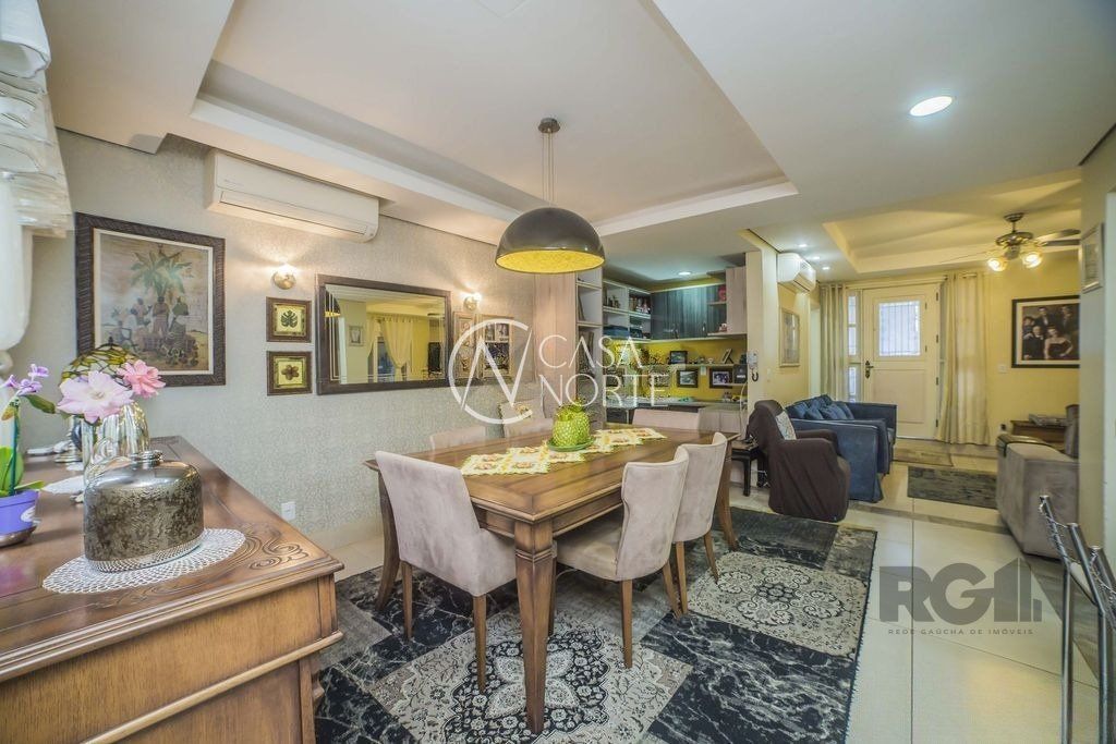 Casa à venda com 4 quartos, 196m², 1 suíte, 3 vagas, Rua Coronel Aparício Borges no bairro Glória em Porto Alegre