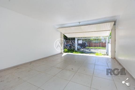 Casa à venda com 3 quartos, 230m², 1 suíte, 2 vagas, Rua Doutor Danilo Antônio Zaffari no bairro Sarandi em Porto Alegre