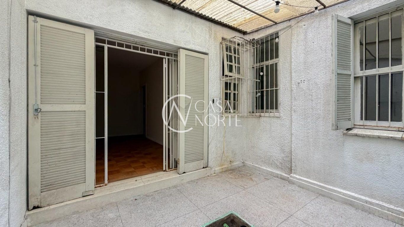 Apartamento Garden à venda com 2 quartos, 77m², Rua Tomaz Flores no bairro Independência em Porto Alegre