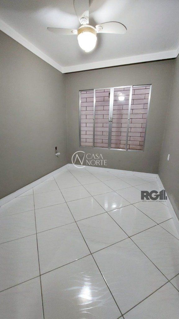 Casa à venda com 3 quartos, 200m², 1 suíte, 3 vagas, Rua Damasco no bairro Azenha em Porto Alegre